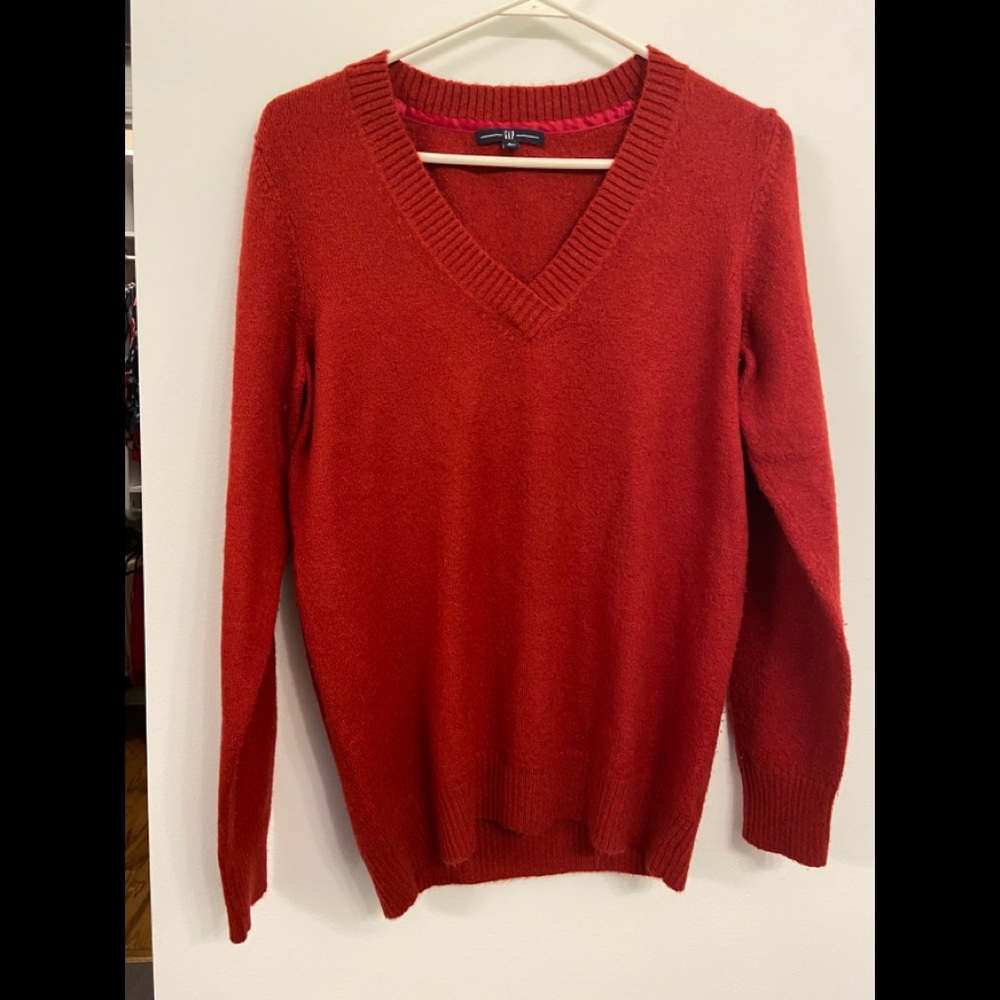 Ladies Gap V Neck cozy sweater